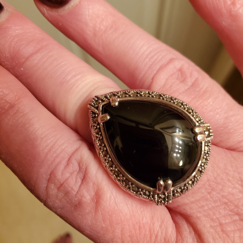 Ring - Picture 2 of 5